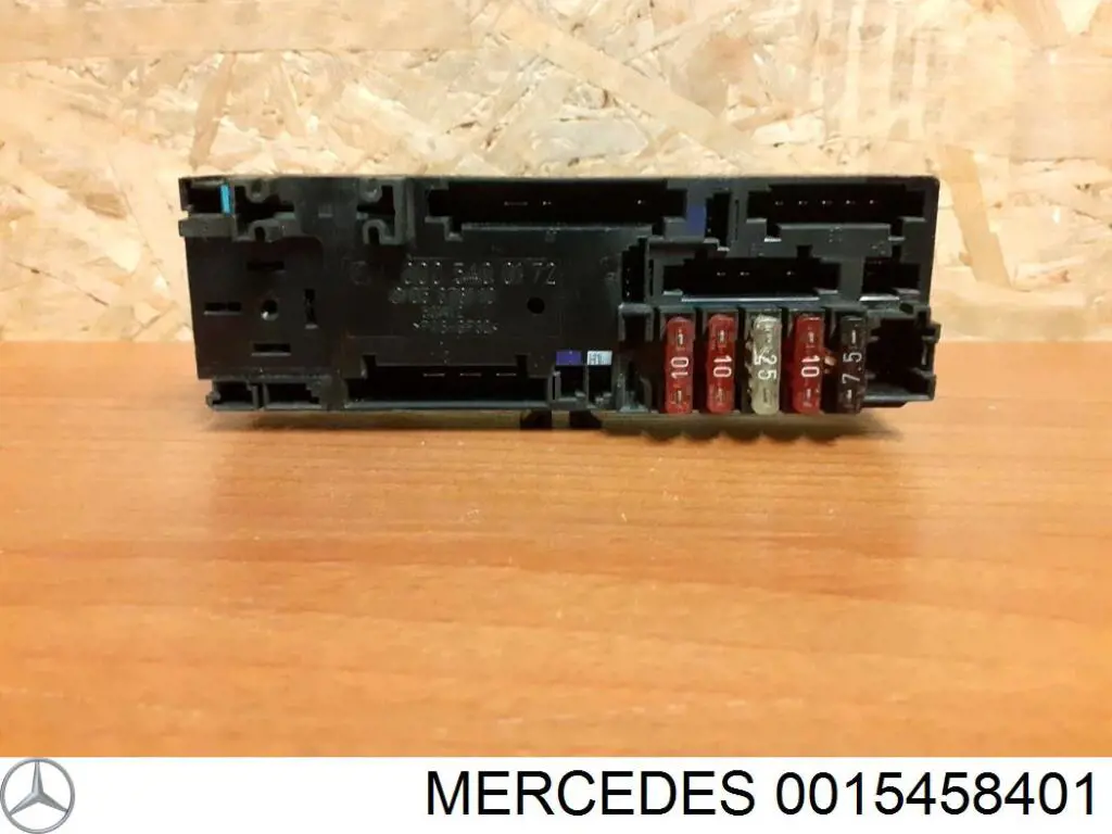 Блок предохранителей 0015458401 Mercedes
