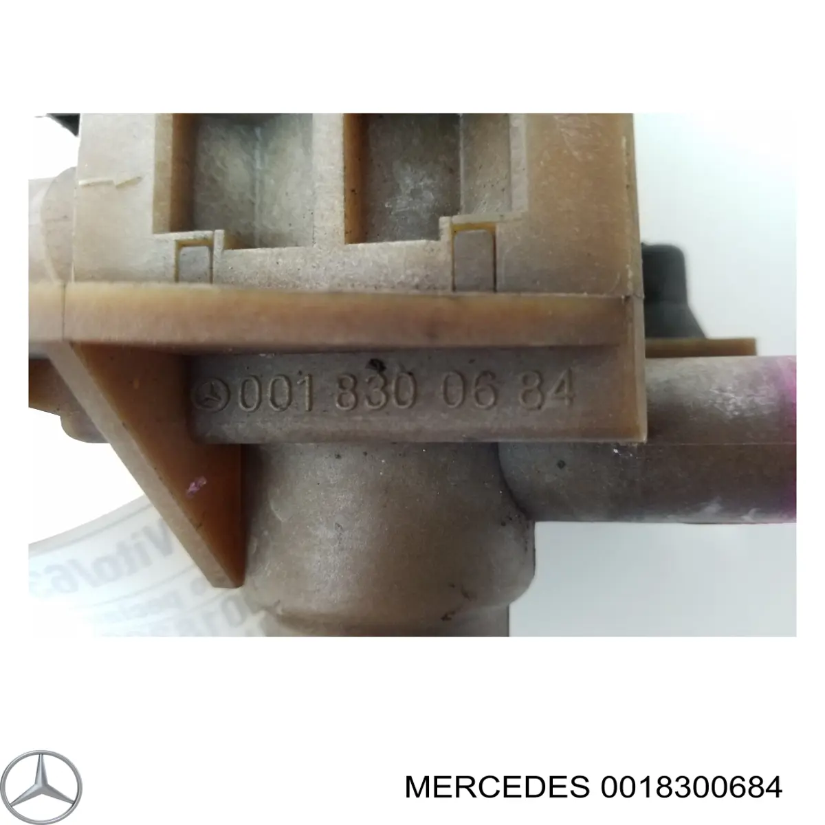 0018300684 Mercedes Кран системы отопления