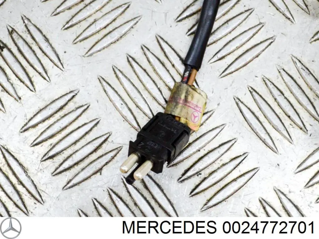 Топливный фильтр 0024772701 Mercedes