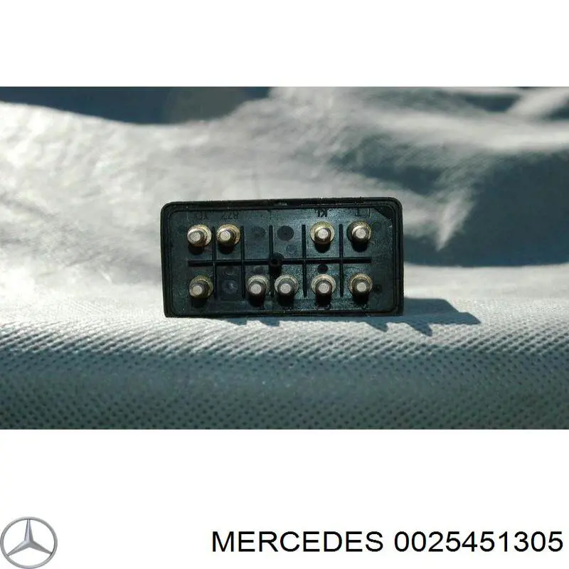 0025451305 Mercedes 