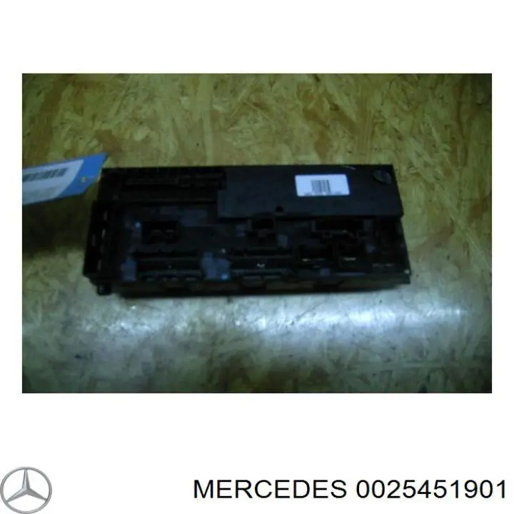 Блок предохранителей 0025452701 Mercedes