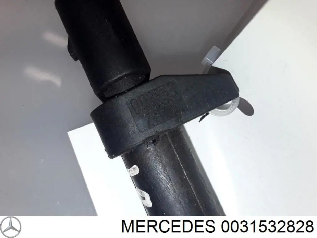 Датчик положения коленвала Mercedes 0031532828
