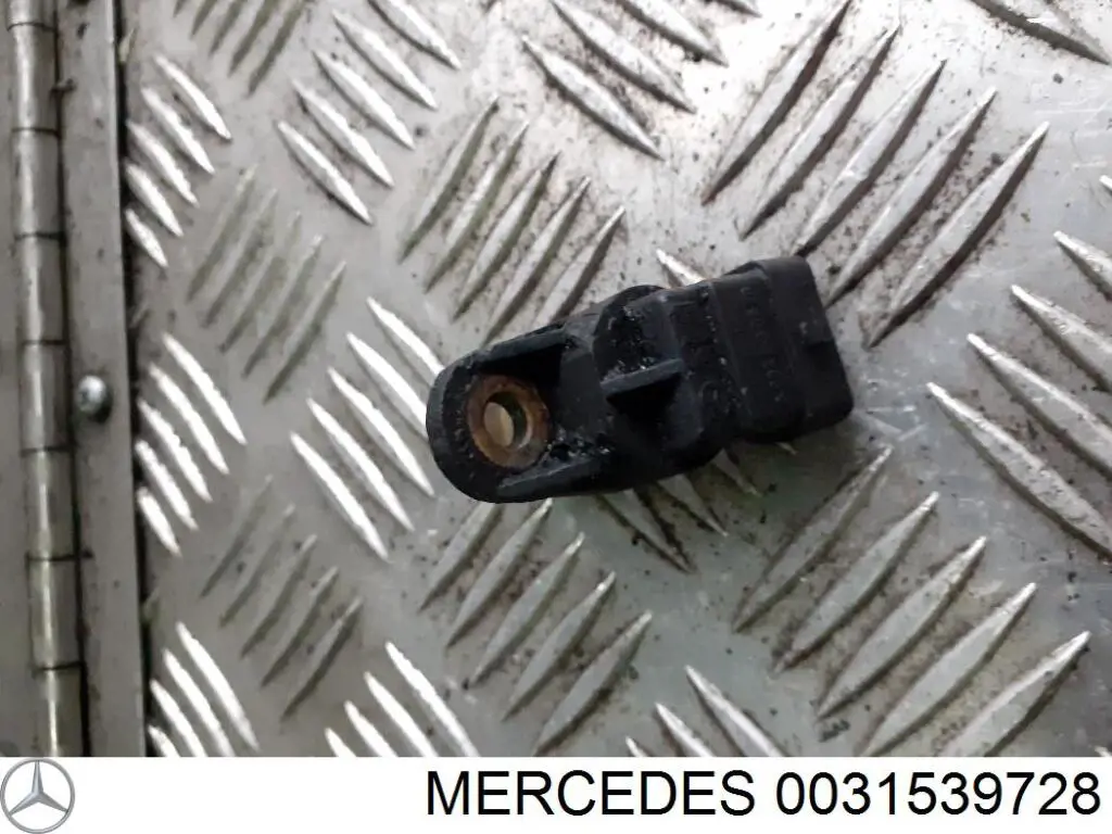 Датчик положения распредвала Mercedes 0031539728