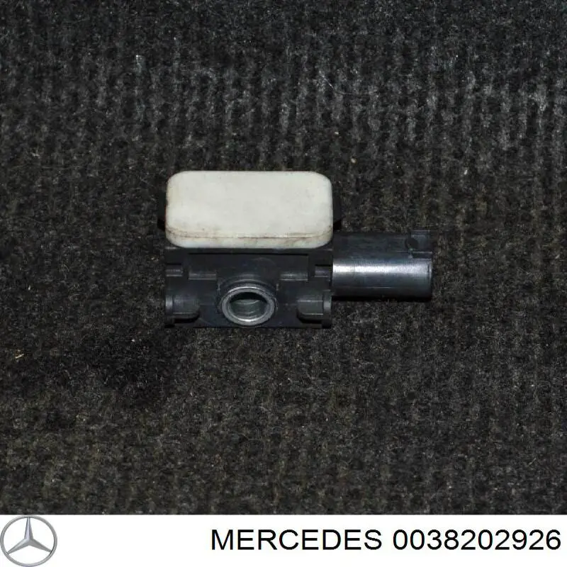 Датчик подушки безопасности на Mercedes S (C216)