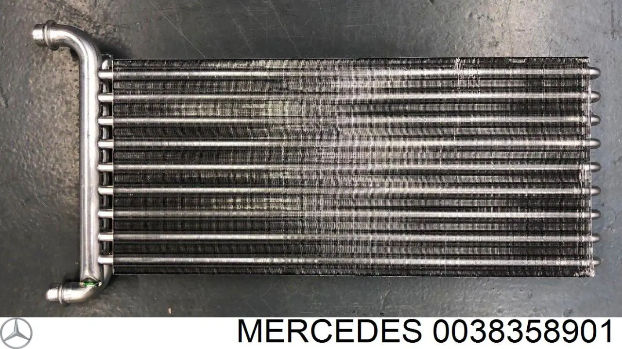 Радиатор печки (отопителя) MERCEDES 0038358901