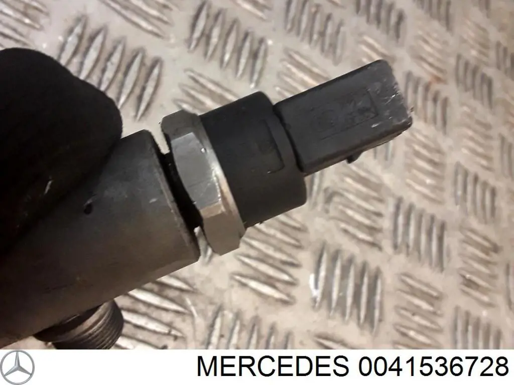 Купить 0041536728 Mercedes Датчик давления топлива