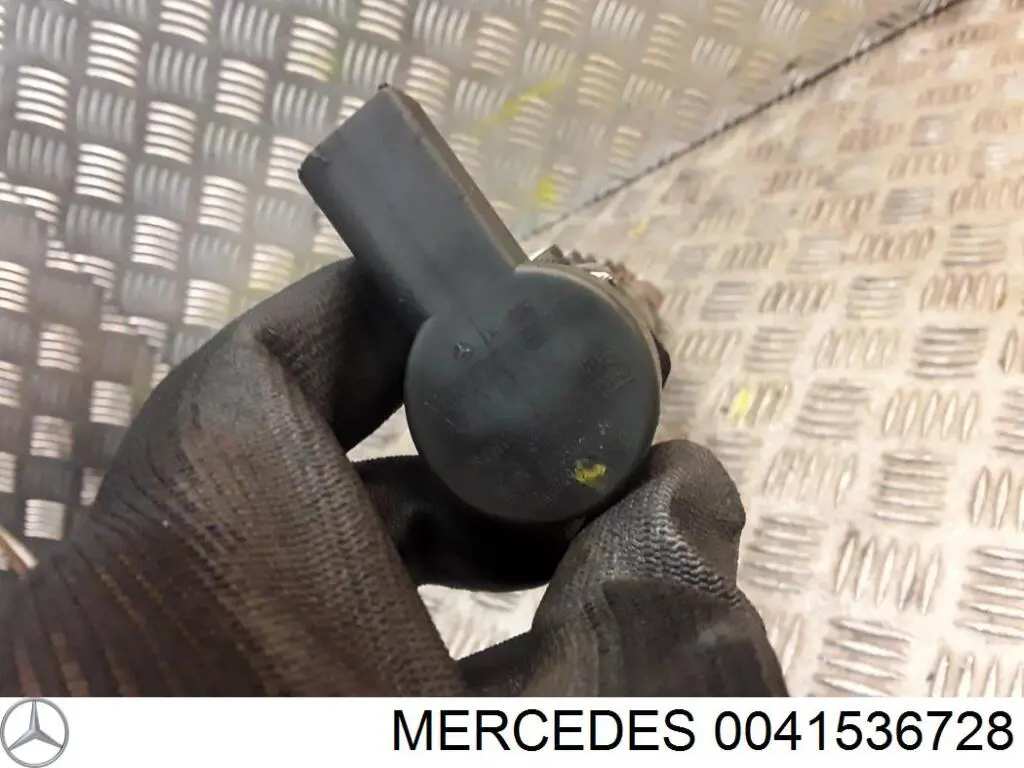 Датчик давления топлива 0041536728 Mercedes