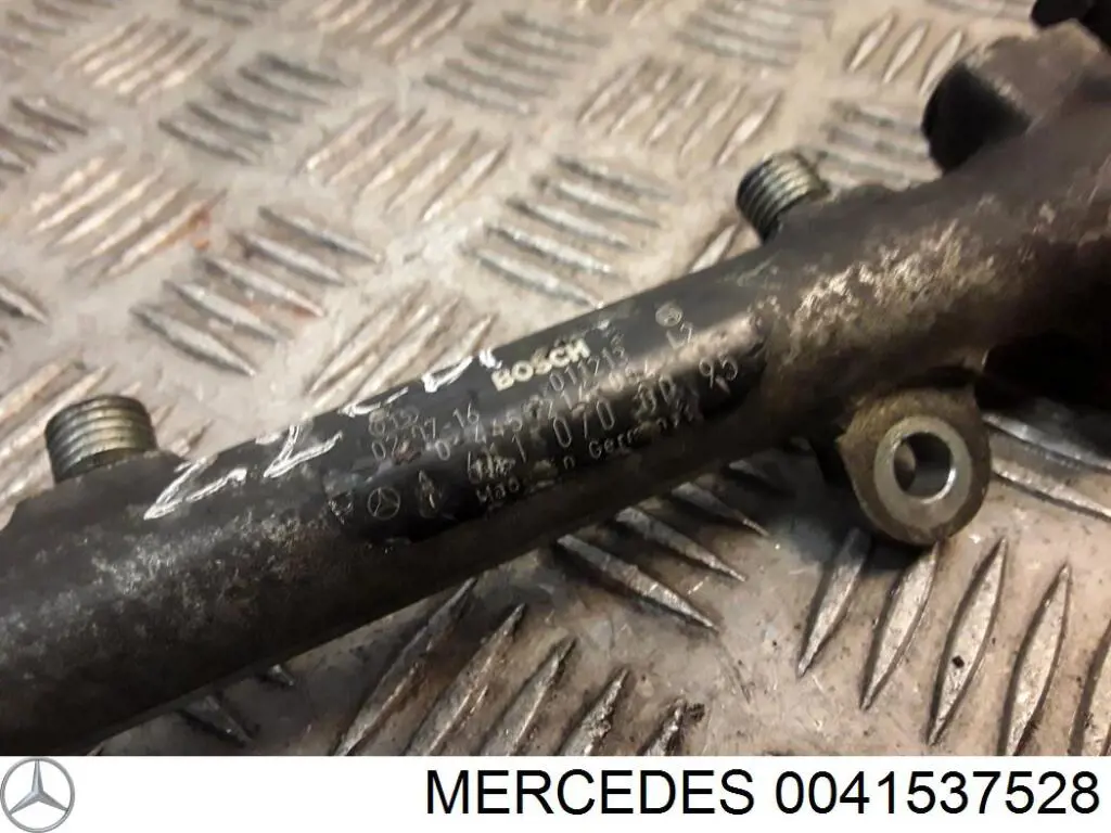 Датчик давления топлива Mercedes 0041537528