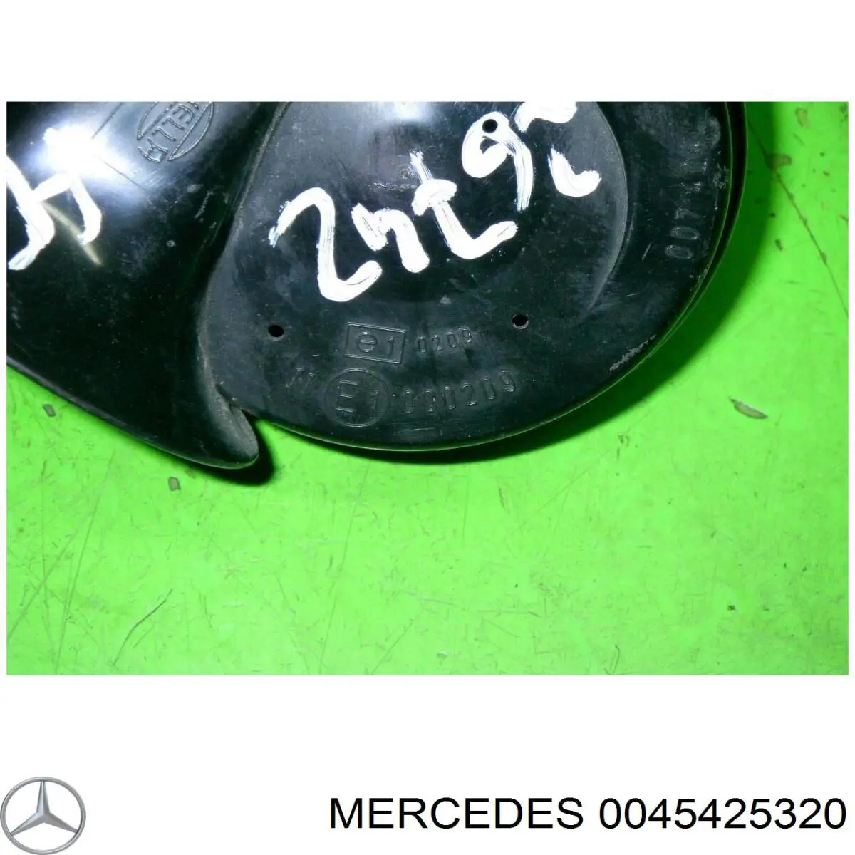 Купить A0045425320 Mercedes Сигнал звуковой (клаксон)