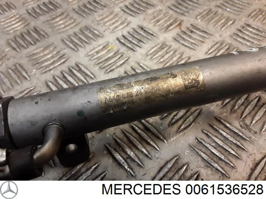 Датчик давления топлива 0061536528 Mercedes