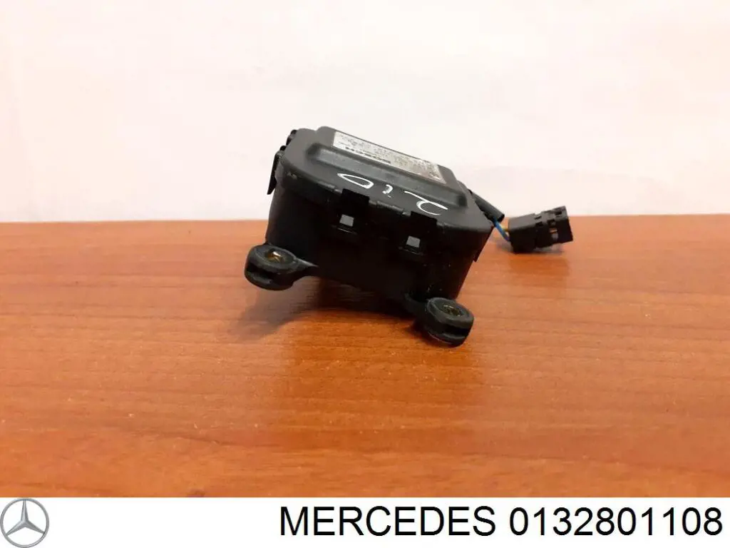 Привод заслонки печки 2108200642 Mercedes