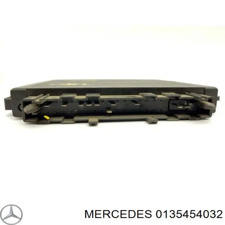 0135454032 Mercedes 