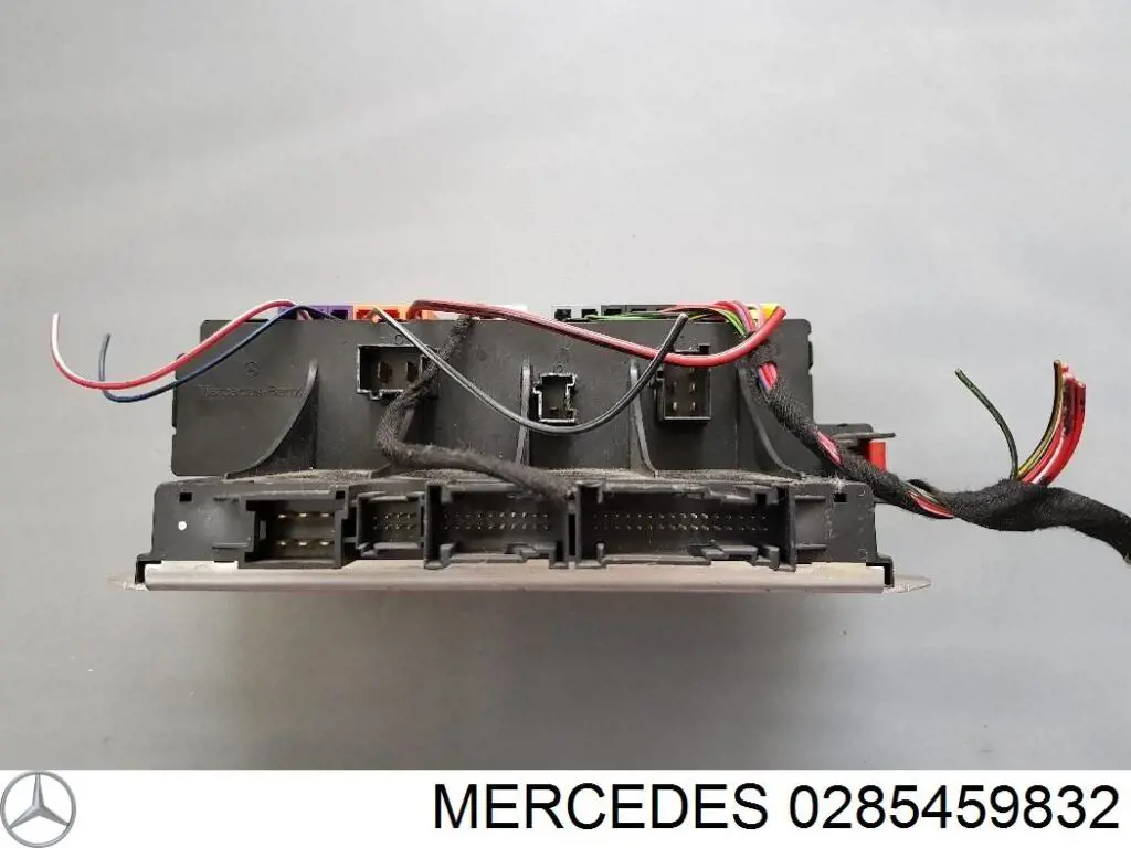 0275454432 Mercedes Монтажный блок предохранителей
