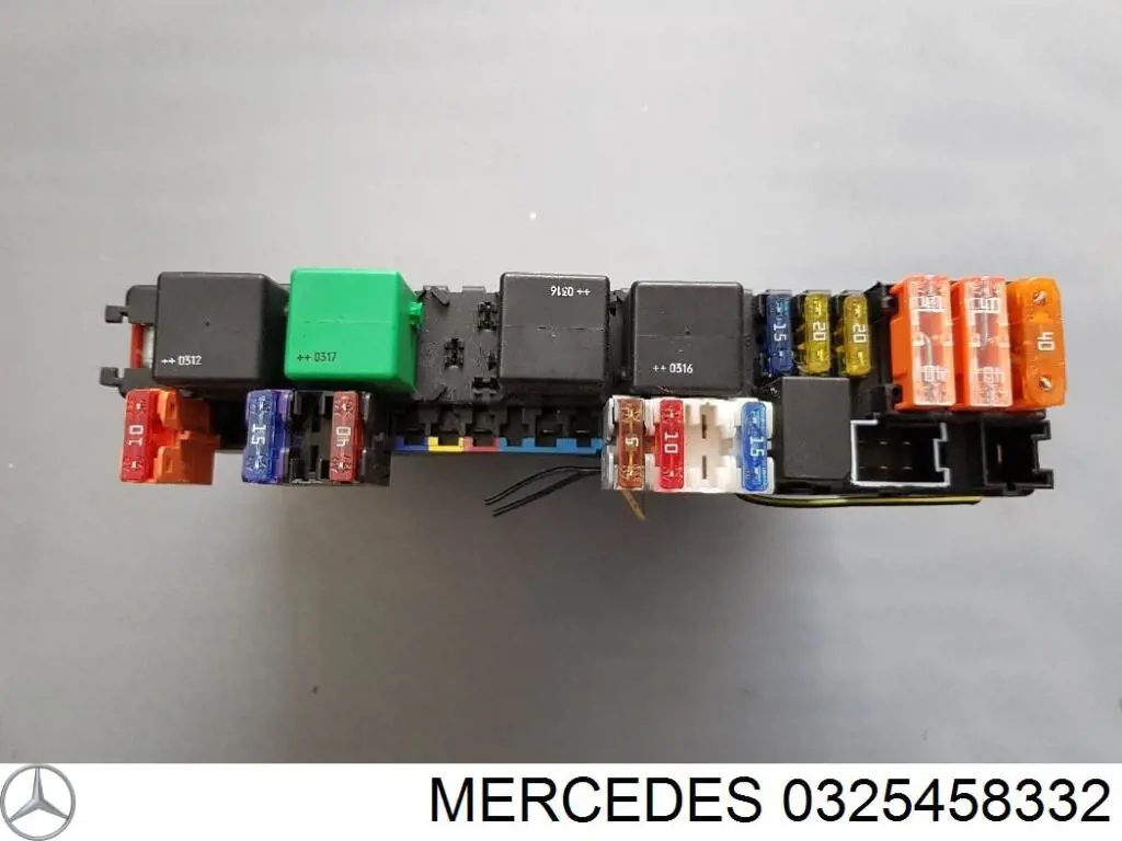Коробка предохранителей Mercedes 0325458332 цена, от 38.01 USD