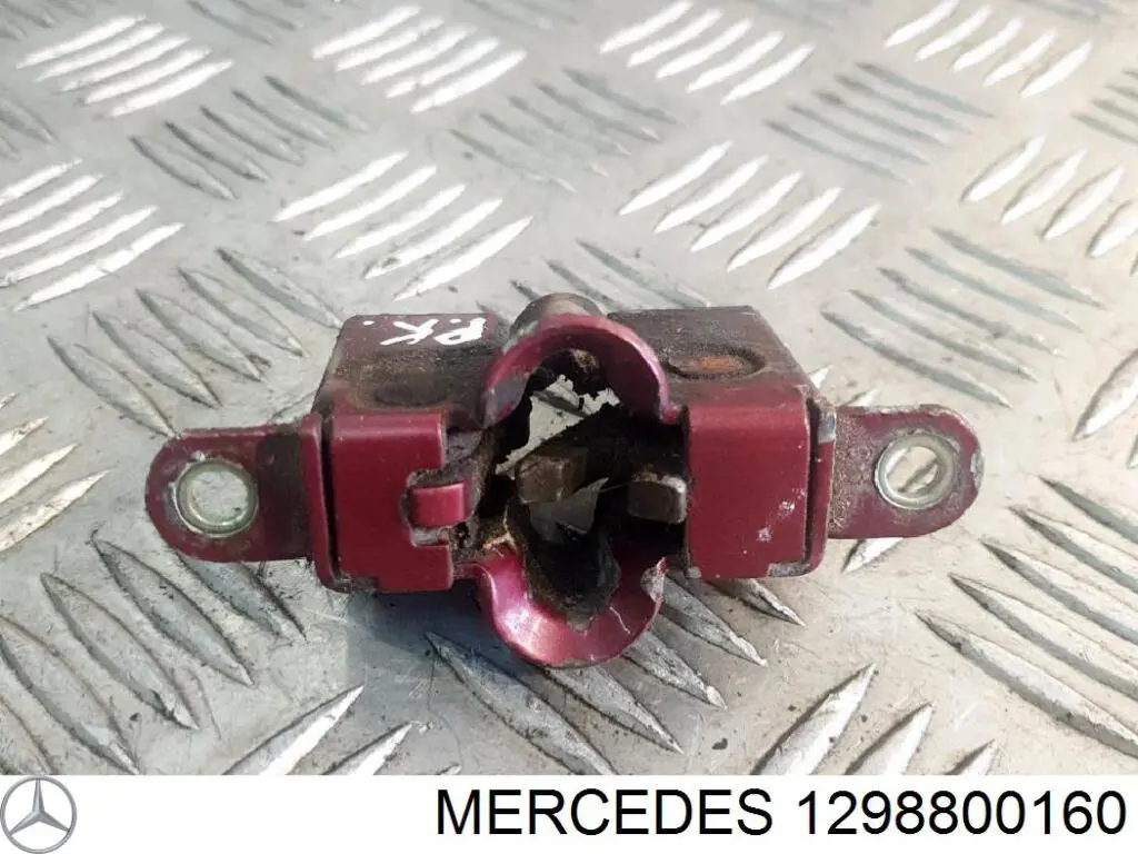 Замок крышки капота на Mercedes S (W140)
