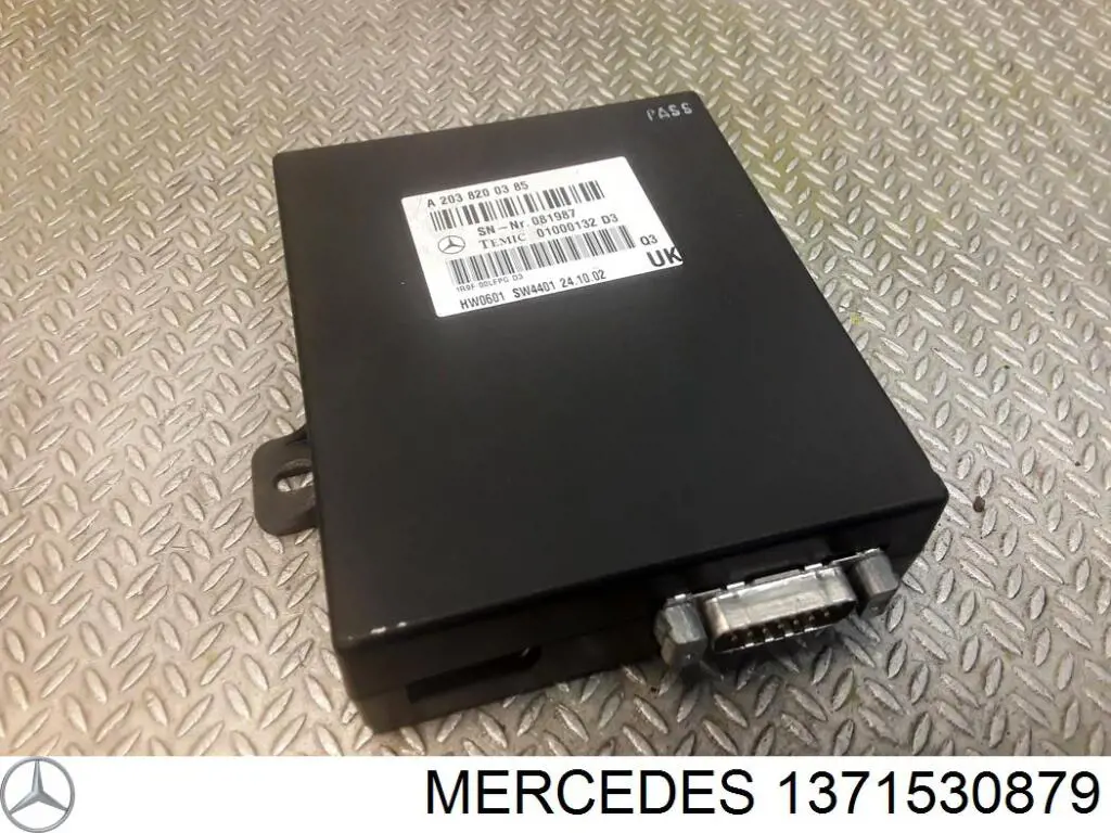 Блок управления двигателем A137153087980 Mercedes