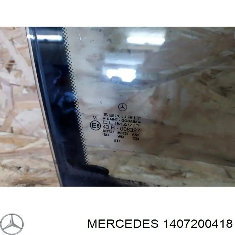 Стекло двери передней правой 1407200418 Mercedes