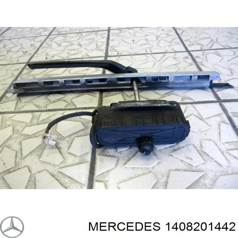 1408201442 Mercedes мотор привода стеклоочистителя фары правой