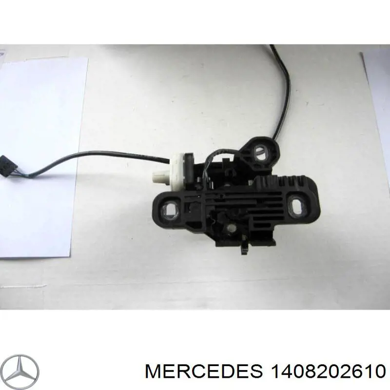 Кнопка привода замка задней 3/5 двери (ляды) Mercedes A1408202610 цена, от 38.01 USD