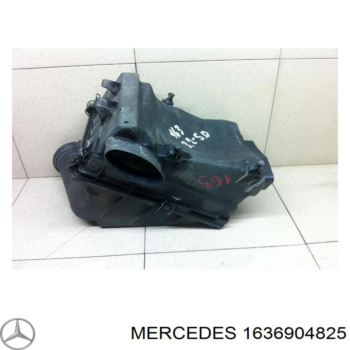 Купить A1636904825 Mercedes Обшивка стойки кузова внутренняя средняя нижняя правая