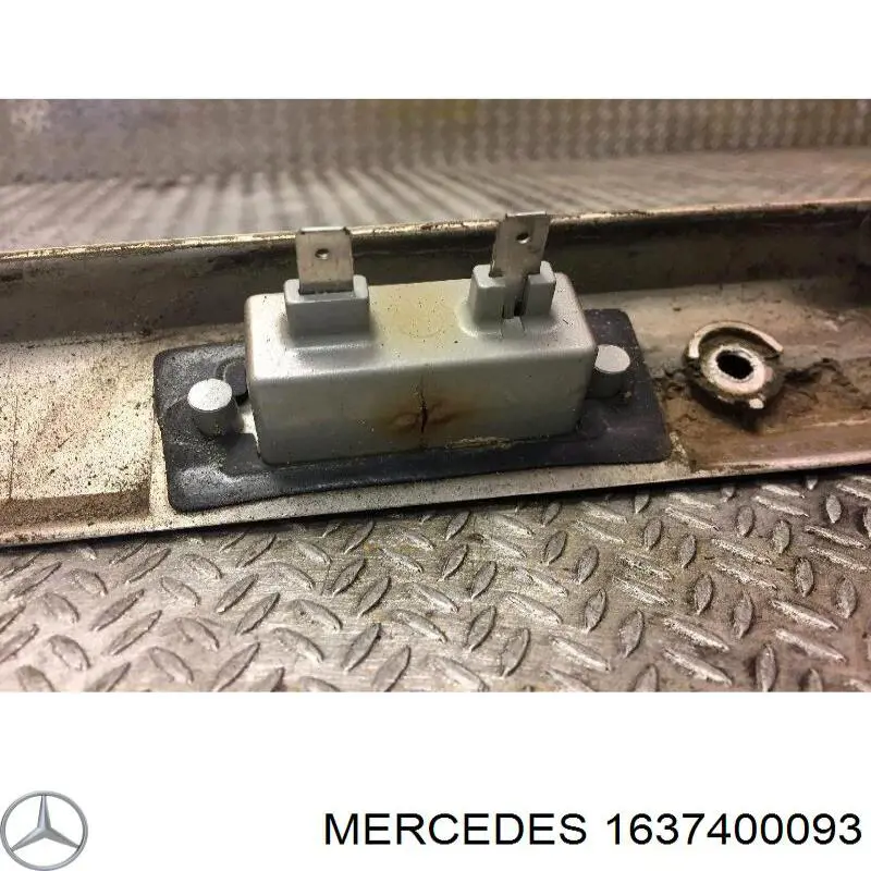  1637400093 Mercedes