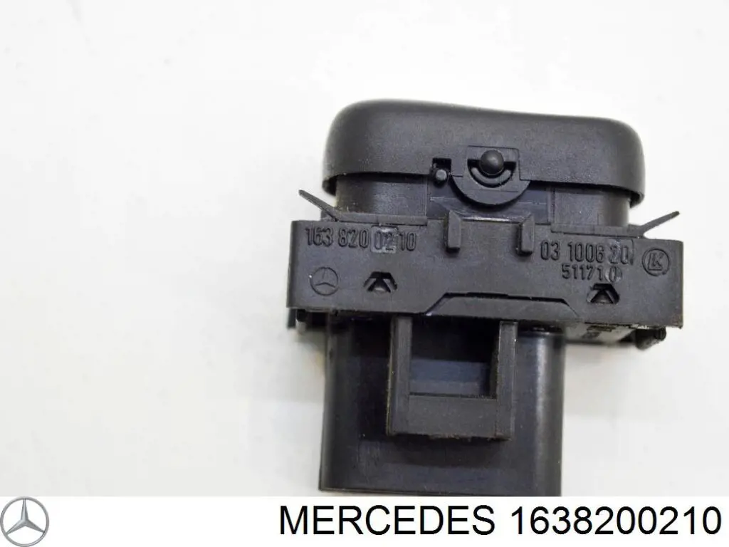 Купить 1638200210 Mercedes Кнопочный блок управления стеклоподъемником центральной консоли