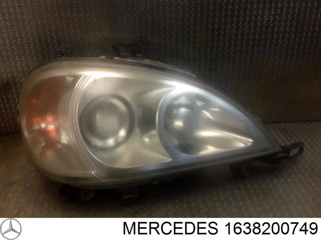 Купить 1638200749 Mercedes Крышка фары задняя