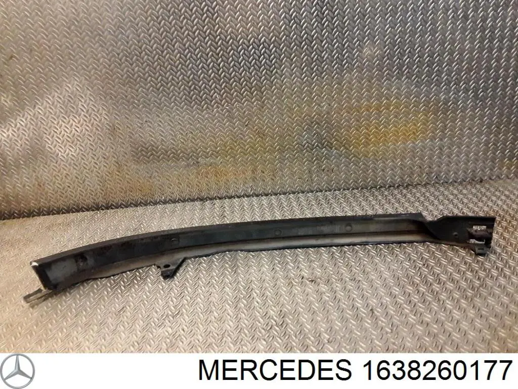 Купить 1638260177 Mercedes Ресничка (накладка) левой фары