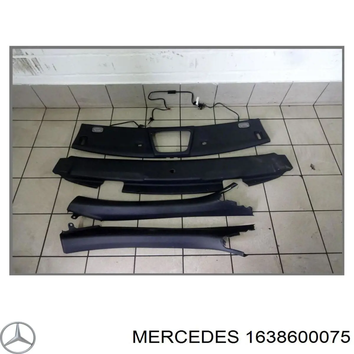 Шторка багажного отсека на Mercedes ML/GLE (W163)