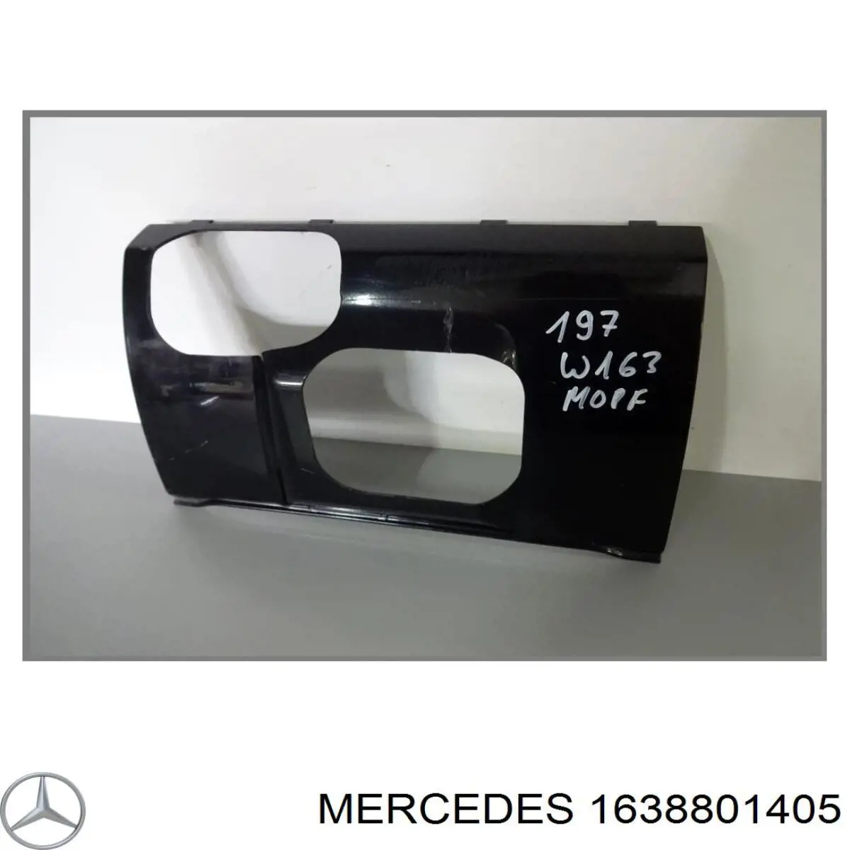 Заглушка бампера буксировочного крюка задняя A16388014059999 Mercedes