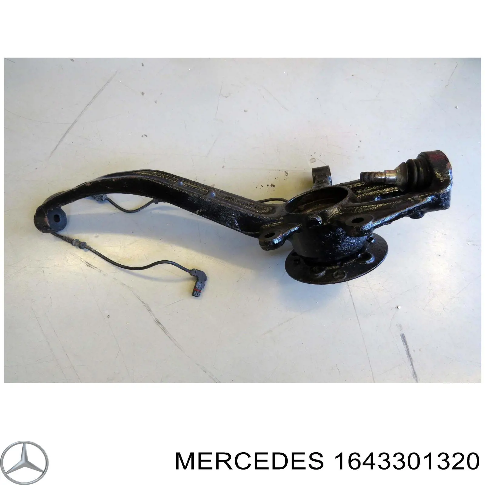 Цапфа передняя левая 1643301320 Mercedes
