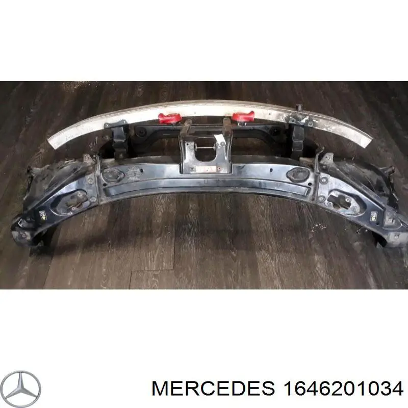 1646201034 Mercedes suporte inferior do radiador (painel de montagem de fixação das luzes)