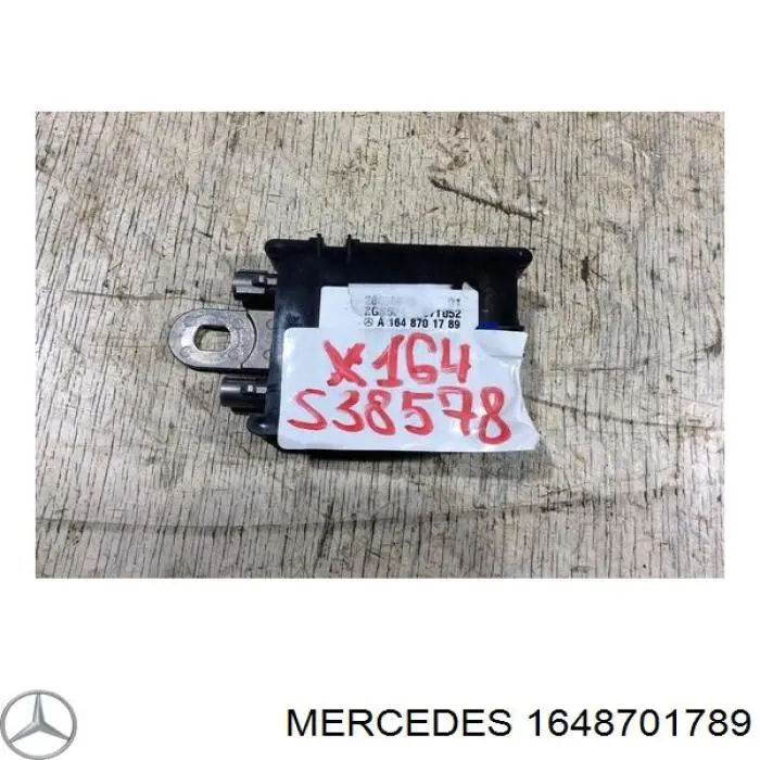 1648701789 Mercedes 