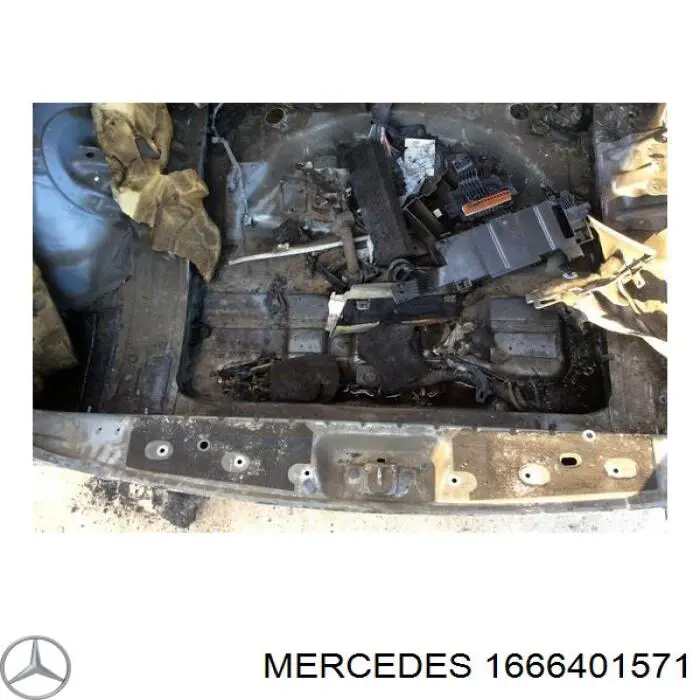 Задняя панель багажника на Mercedes ML/GLE (W166)
