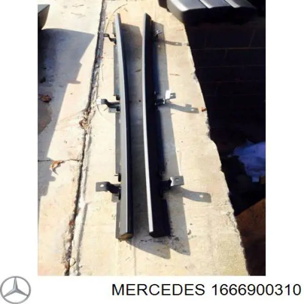 Автомобильный рейлинг на крышу правый Mercedes 1666900310