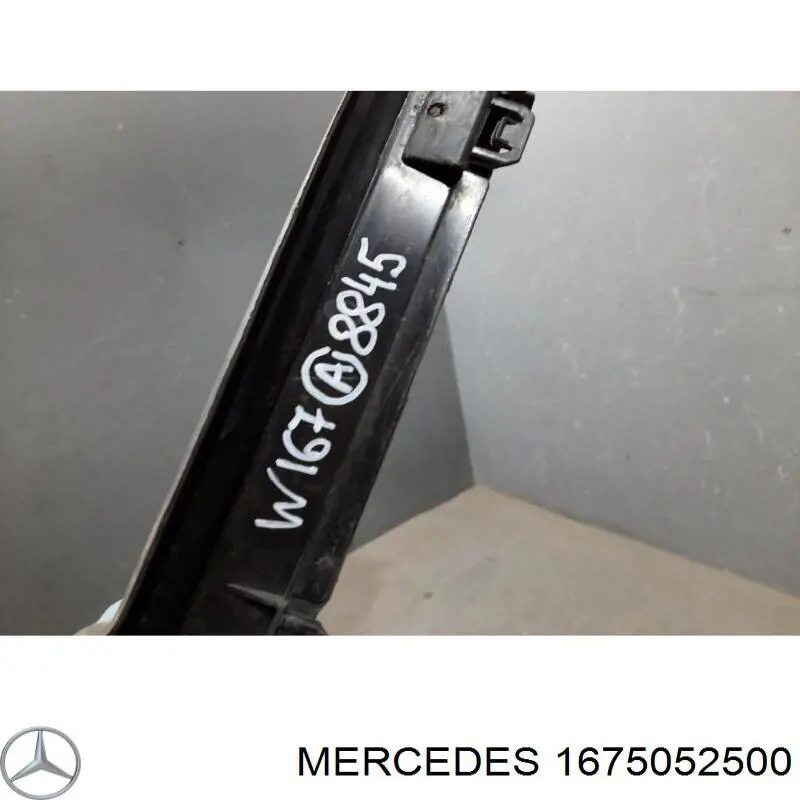 1675052500 Mercedes 