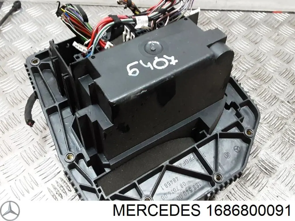 1686800091 Mercedes 