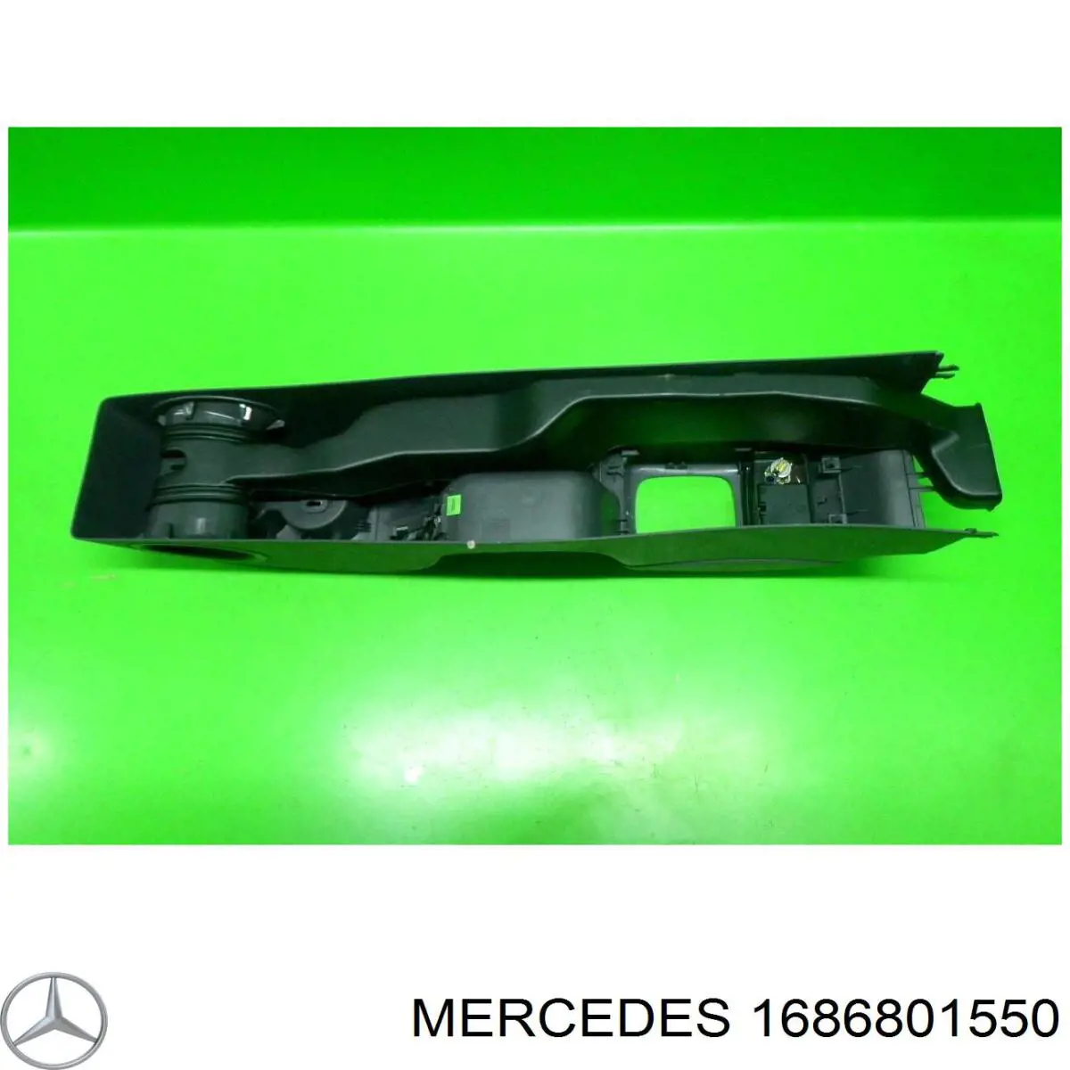 1686801550 Mercedes 