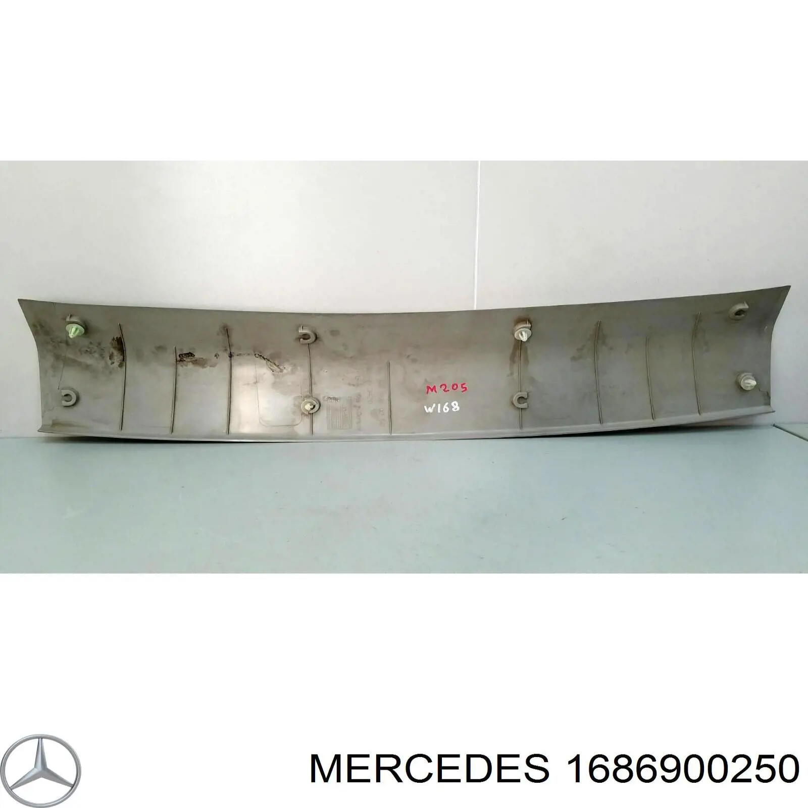 Обивка кузова Mercedes 1686900250 цена, от 5.07 USD
