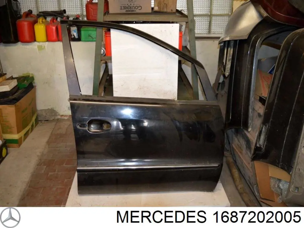 1687202005 Mercedes porta dianteira direita