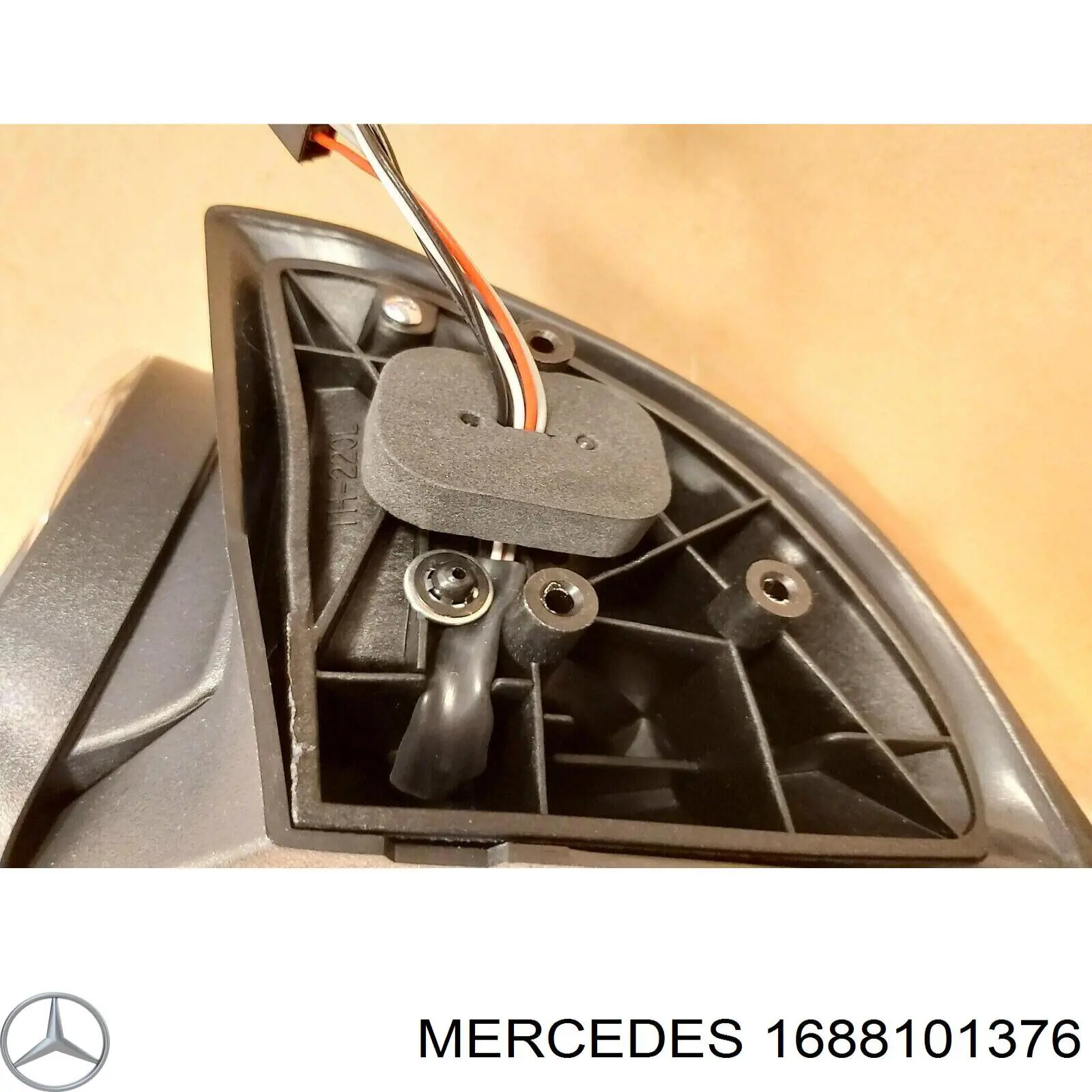 Зеркало заднего вида, левое Mercedes 1688101376 цена, от 47.77 USD