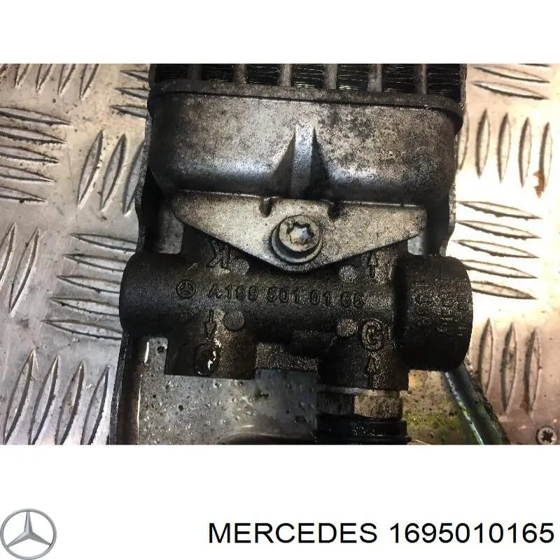 1695010165 Mercedes термостат системы охлаждения масла акпп