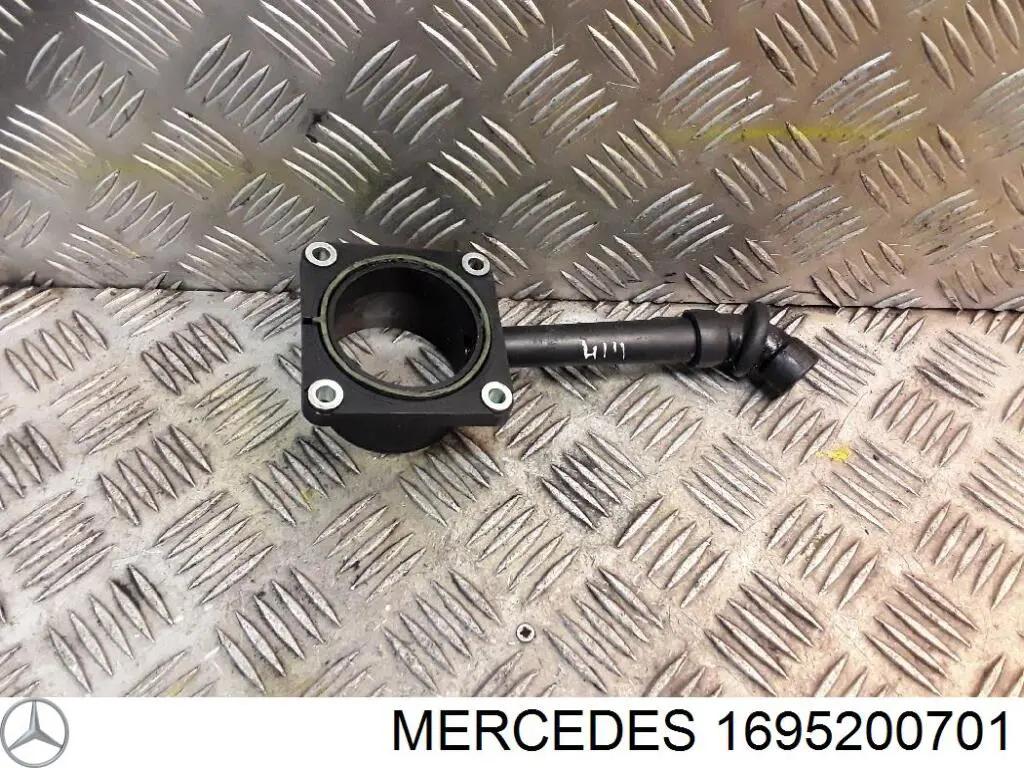1695200401 Mercedes Патрубок интеркуллера