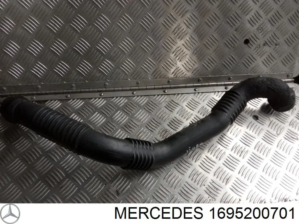 Патрубок интеркулера 1695200401 Mercedes