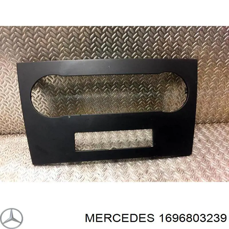  1696803239 Mercedes