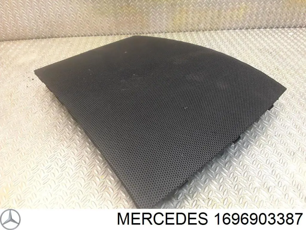 1696903387 Mercedes 