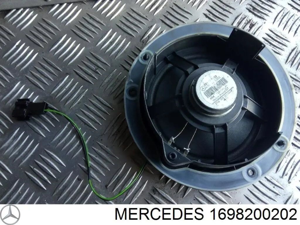 1698200202 Mercedes Динамик передний