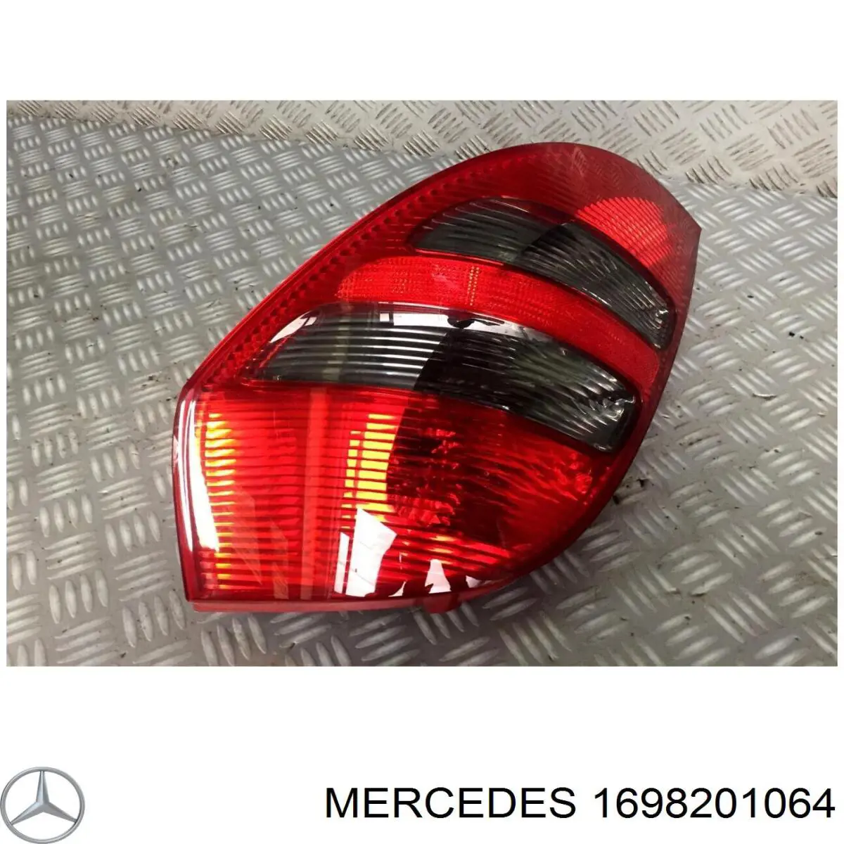 1698201064 Mercedes фонарь задний правый