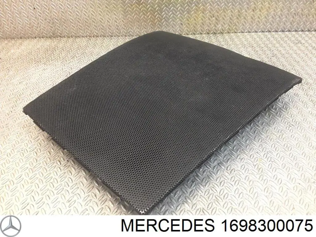 Заглушка жабо боковая Mercedes 1698300075 цена, от 28.61 USD