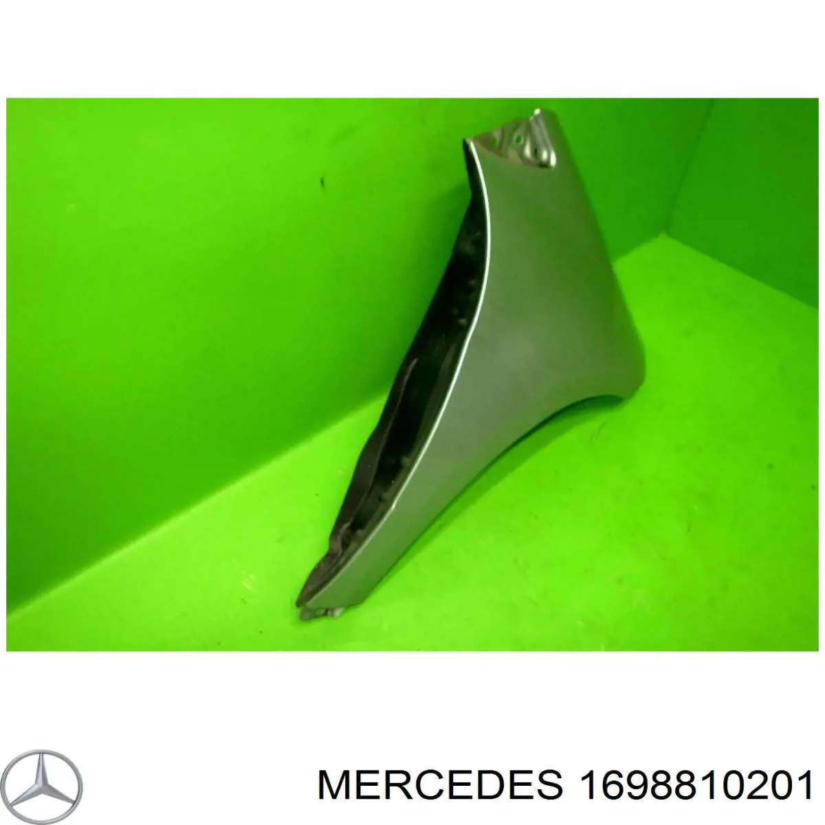 Переднее правое крыло на Mercedes A  W169
